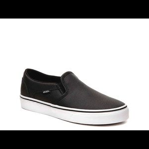 VANS : Black Leather Slip-On Sneaker